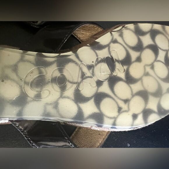 COACH SKYE PATENT SIGNAURE C KHAKI  CHESTNUT THONG SLIPPER  8 /M - Picture 5 of 13